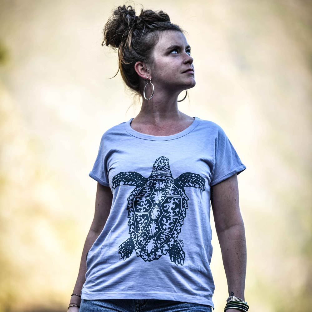 T-SHIRT FEMME TORTUE CARET
