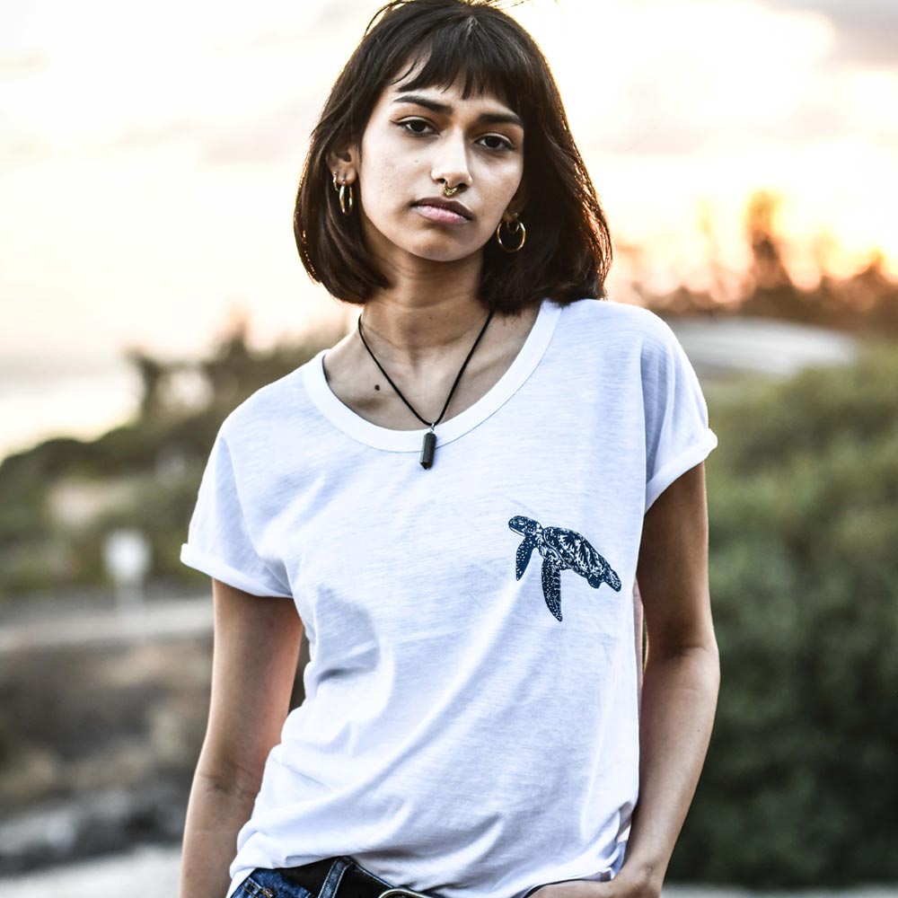 T-SHIRT FEMME MINI TORTUE SIMPLE